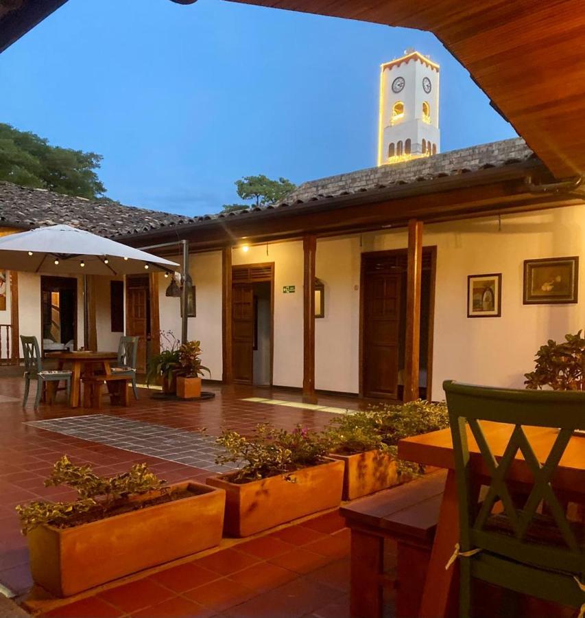 Hotel Colonial Andino - Parque Principal De Питалито Экстерьер фото