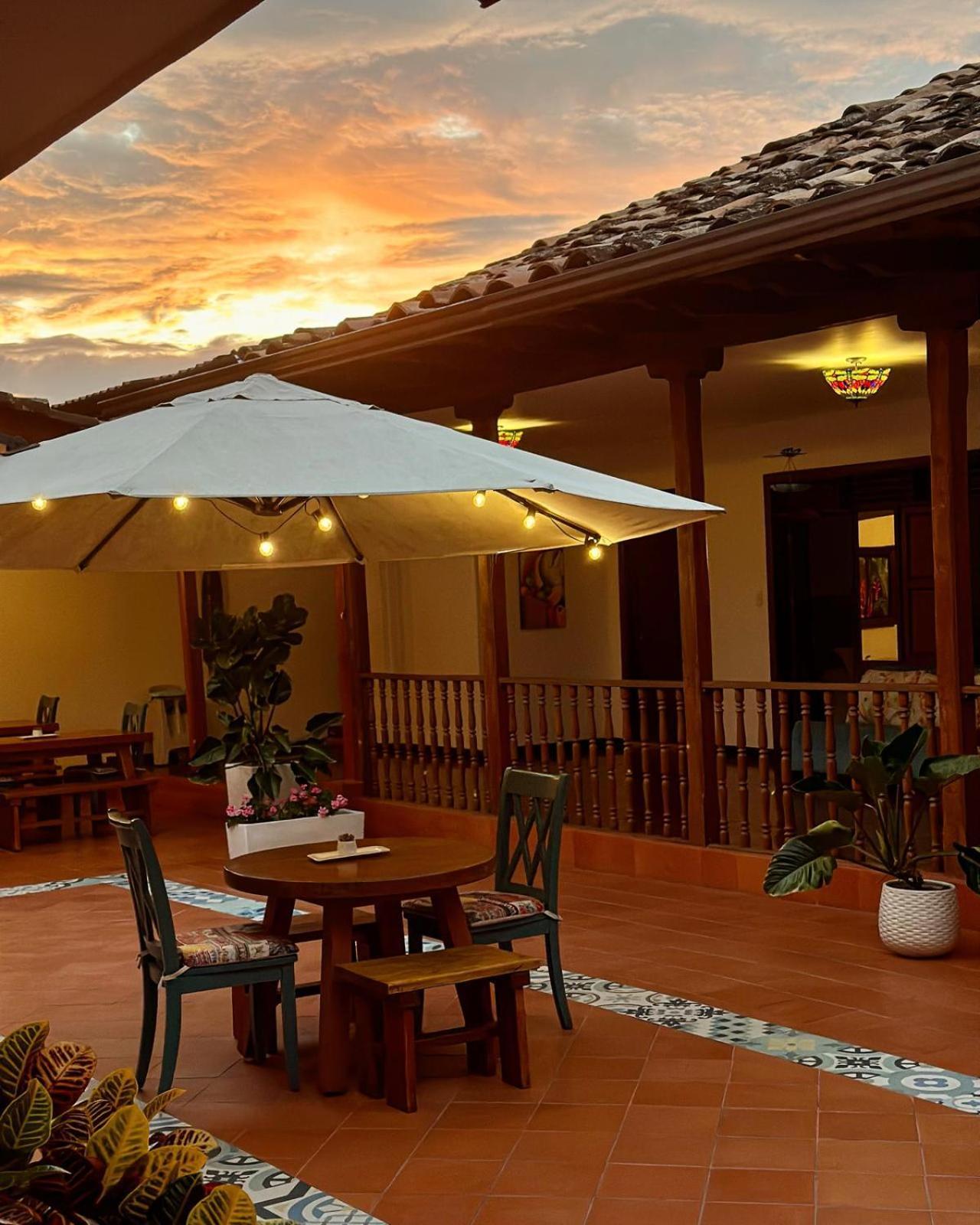 Hotel Colonial Andino - Parque Principal De Питалито Экстерьер фото